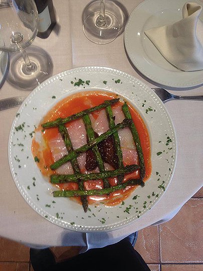 Restaurante El Fogón de Trifón. Espárragos Trigueros. Recomendación de Angel Marqués de Ávila y Gourmettia